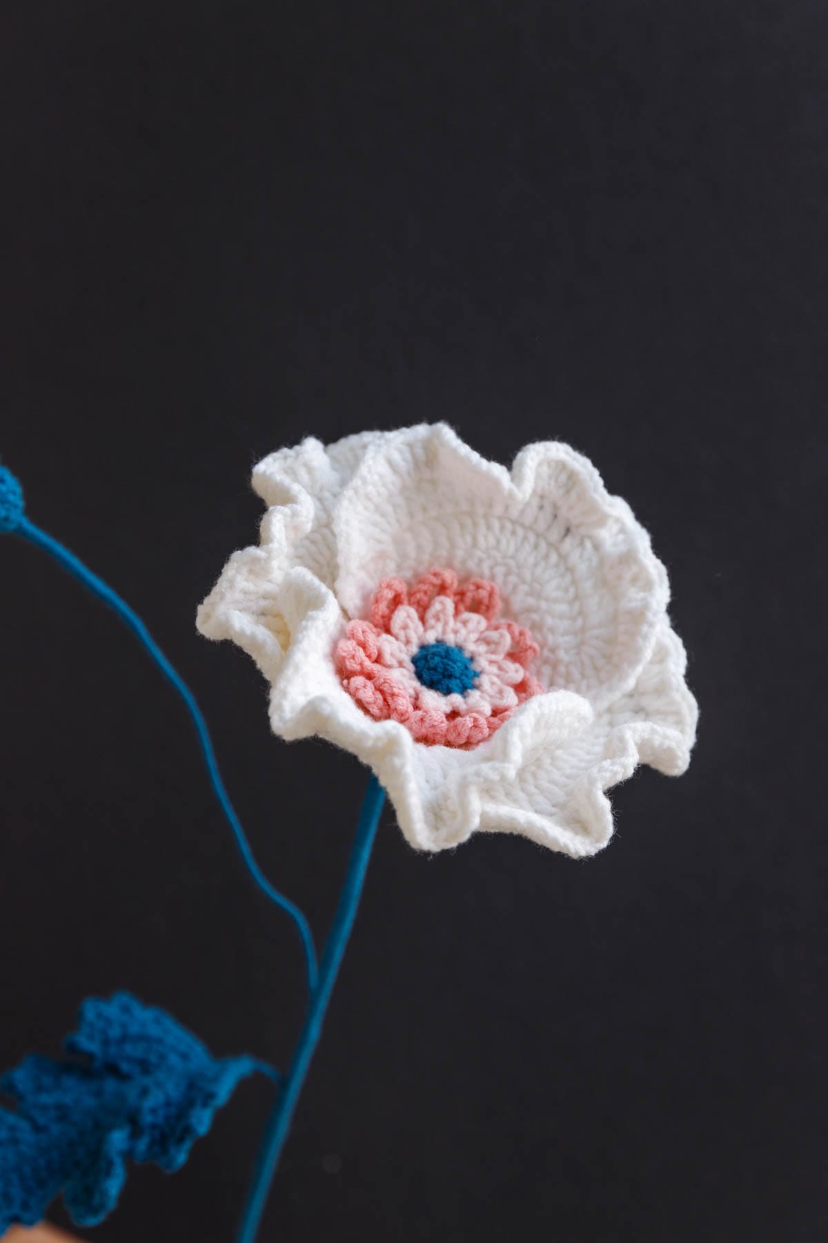 Crochet Corn Poppy - PDF Pattern with Free Video Tutorial Crochet Corn Poppy PDF Pattern with Free Video Tutorial, detailed instructions for making a red flower.